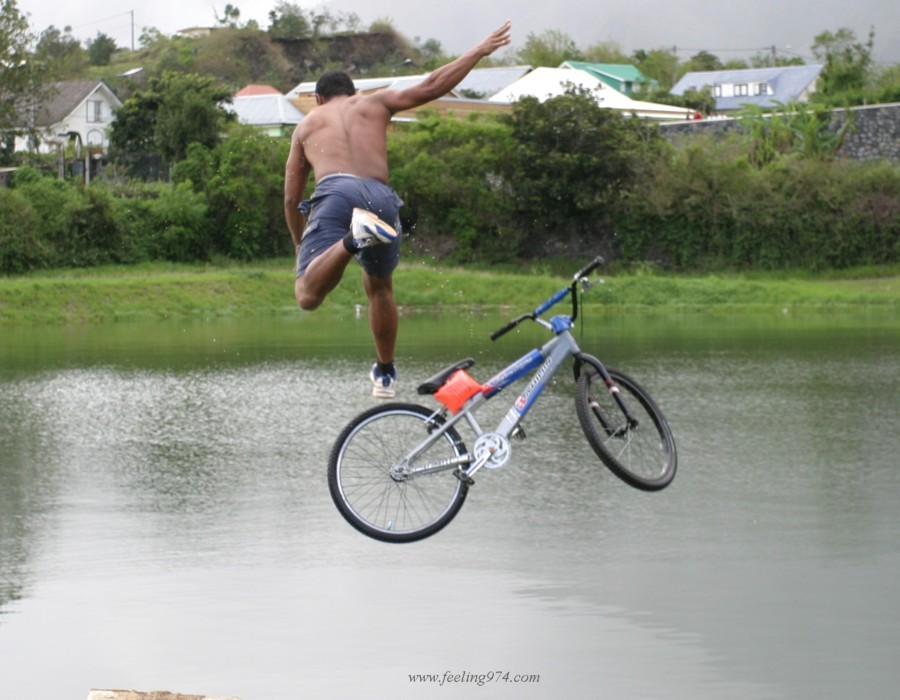 water jump party 2006 Cilaos trou pilon